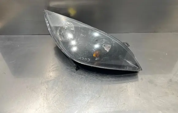 Mitsubishi Colt Headlight/headlamp 0301208222 8301A904