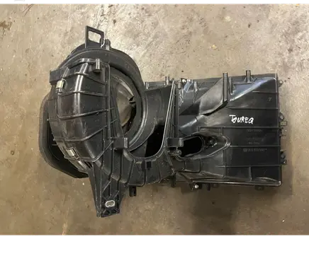 Volkswagen Touareg I Interior heater climate box assembly 7L0819988 52495191