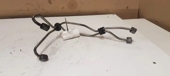 Peugeot 308 Fuel injector supply line/pipe 