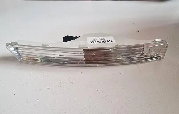 Volkswagen PASSAT B6 Front indicator light 3C0953042L