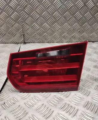 Tailgate rear/tail lights