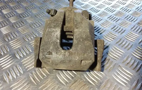BMW 5 E39 Rear brake caliper 4010298