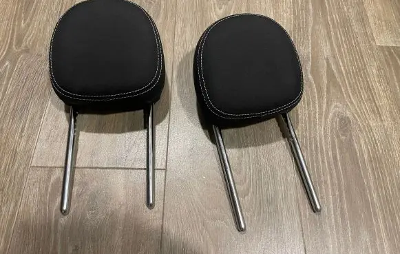 Mini Cooper Countryman R60 Front seat headrest 1111