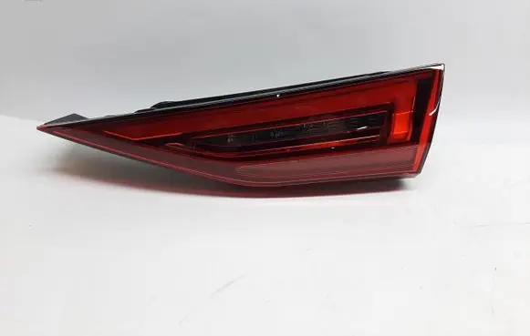 Tailgate rear/tail lights