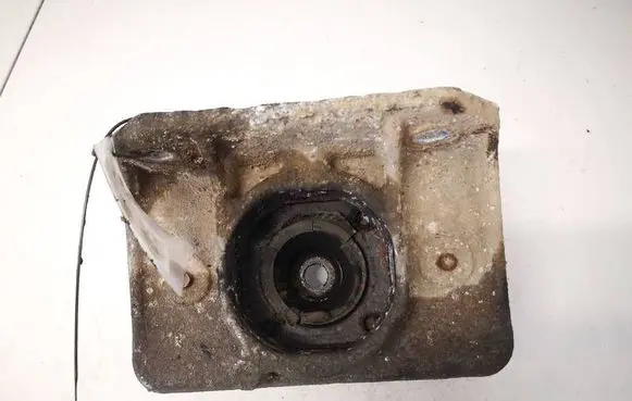 Opel Movano A Engine mount bracket 