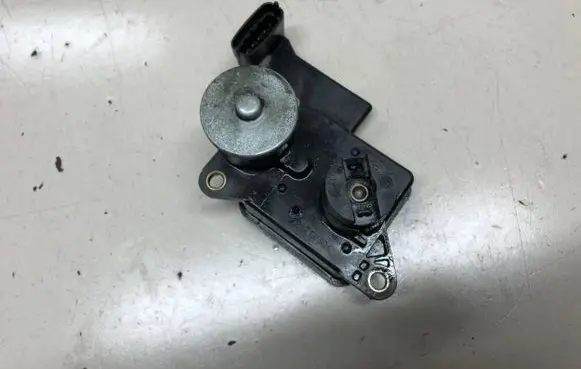 Hyundai Santa Fe Coolant heater control valve ED33