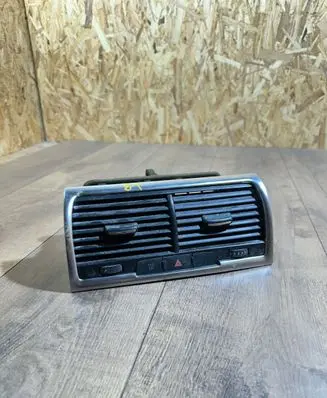 Audi Q7 4L Dash center air vent grill 4L0820951