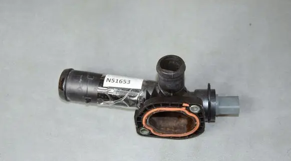 Volkswagen Amarok Engine coolant pipe/hose 03L121131M
