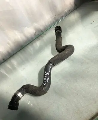 Mercedes-Benz GLA H247 Engine coolant pipe/hose A2473303400
