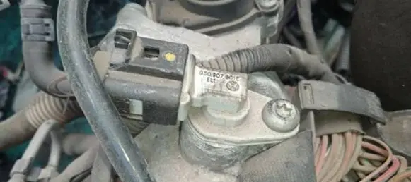 Skoda Octavia Mk2 (1Z) Camshaft position sensor 030907601E