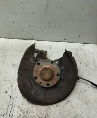 Rear wheel hub spindle/knuckle