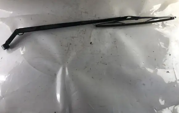 Toyota Auris 150 Front wiper blade arm