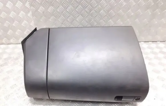 Nissan Primera Glove box
