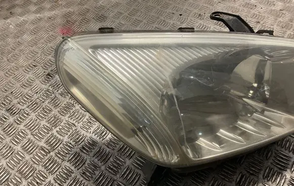 Toyota RAV 4 (XA20) Headlight/headlamp 