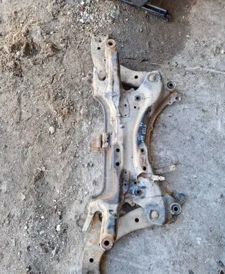 Toyota Avensis T270 Front subframe