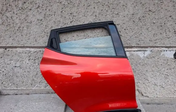 Renault Clio IV Front door 