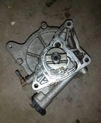 KIA Sorento Vacuum pump 288102F000