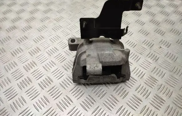 Volkswagen Sharan Engine mount bracket 5N0199262F