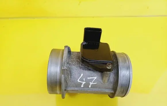 Audi A6 S6 C5 4B Mass air flow meter 059906461D AFH70-25C
