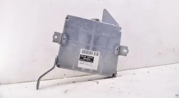 Toyota Prius (XW20) Engine control unit/module 8966147120 2751005471