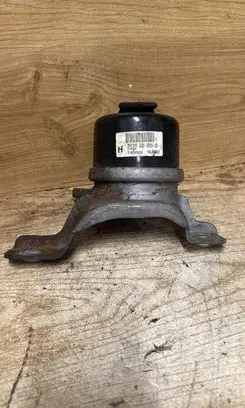Volvo V70 Engine mount bracket 30671245