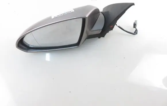 Nissan Primera Front door electric wing mirror 