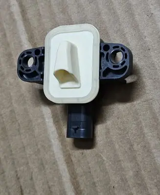 Mercedes-Benz GL X166 Airbag deployment crash/impact sensor A1668210351 56054084AA