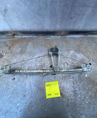 Mercedes-Benz E W124 Rear door manual window regulator 