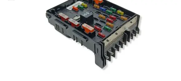 Volkswagen PASSAT B7 Fuse module 3C0937125A