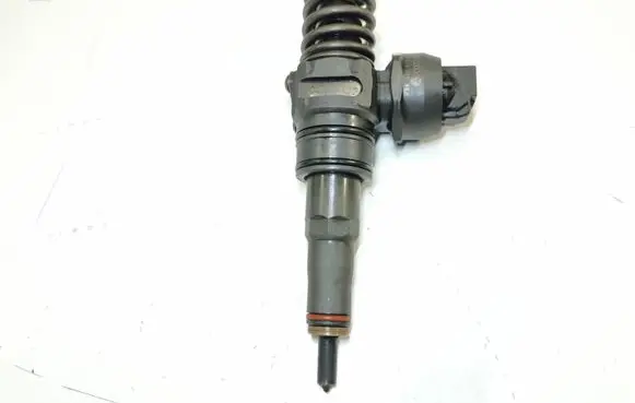 Skoda Fabia Mk2 (5J) Fuel injector 038130073BN 0414720313