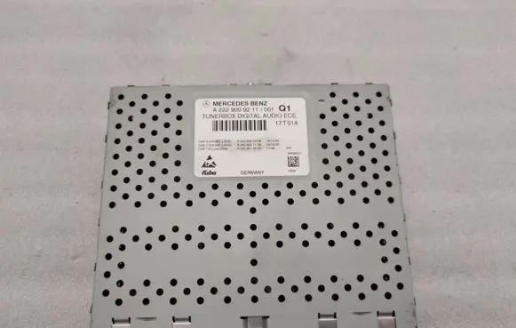 Mercedes-Benz CLS C218 AMG Radio/CD/DVD/GPS head unit A2229009211