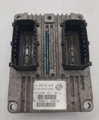 Fiat 500 Engine control unit/module 51847332 7NVH1W31M 0099847A