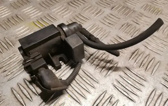 BMW 1 E81 E87 Turbo solenoid valve 7796634