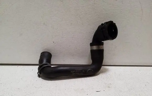 Engine coolant pipe/hose