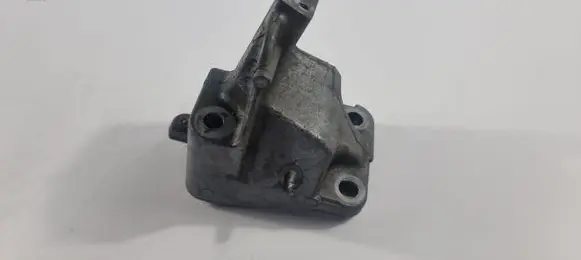 Jeep Grand Cherokee Engine mounting bracket 68275984AA