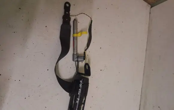 Volvo V70 Front seatbelt V3D1
