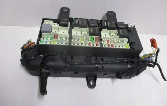 Peugeot Partner III Fuse box set HK8314A067FA