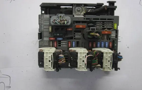 Citroen Berlingo Fuse module 9675878480 14553402