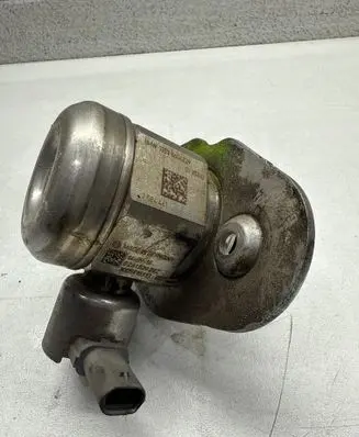 BMW 3 F30 F35 F31 Fuel injection high pressure pump 0261520282