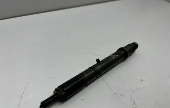 Audi A6 S6 C5 4B Fuel injector 059130201F