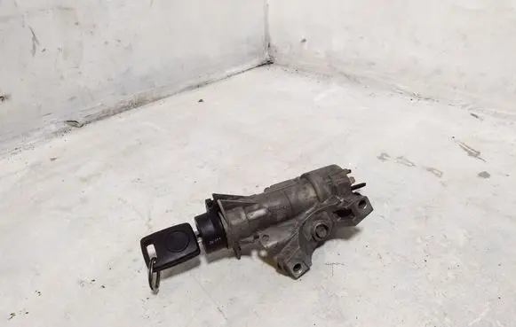 Audi A4 S4 B5 8D Ignition lock 4B0905851C