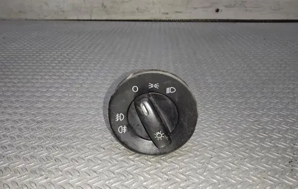 Skoda Octavia Mk2 (1Z) Light switch 1Z0941431C