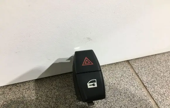 BMW 5 E60 E61 Hazard light switch 6919506 61316919506