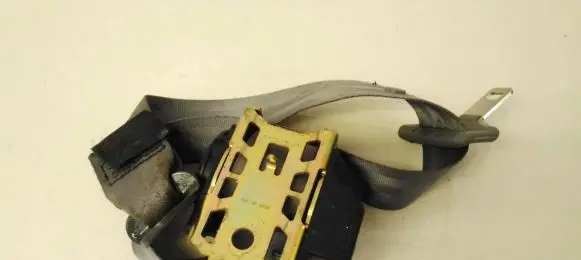 Peugeot 406 Rear seatbelt 16398