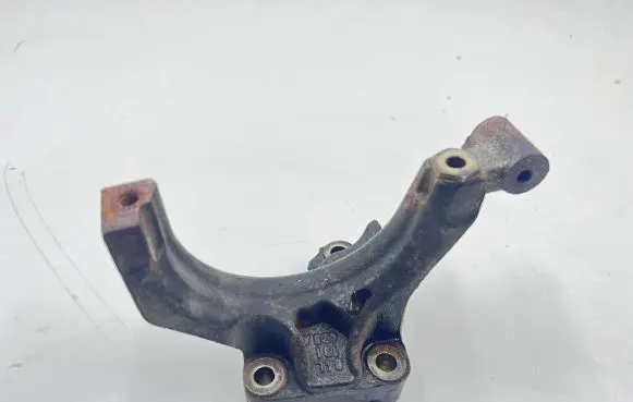 Other engine bay part