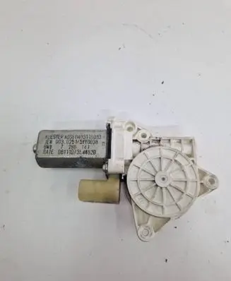 BMW 1 E81 E87 Front door window regulator motor 7286141
