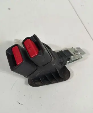 Toyota C-HR I Middle seatbelt buckle (rear) 1129810
