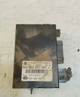 Volkswagen Touran I Tow bar trailer control unit/module S0002 8E0907383A 5DS00840801