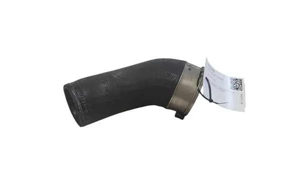 Volvo V40 Air intake hose/pipe 31370408