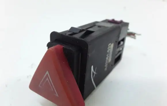 Skoda Octavia Mk1 (1U) Hazard light switch JL52061533